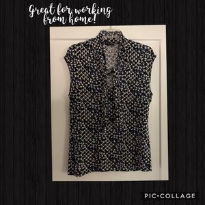 😎 Retro black, navy, white, and grey top that ties at the neck, medium